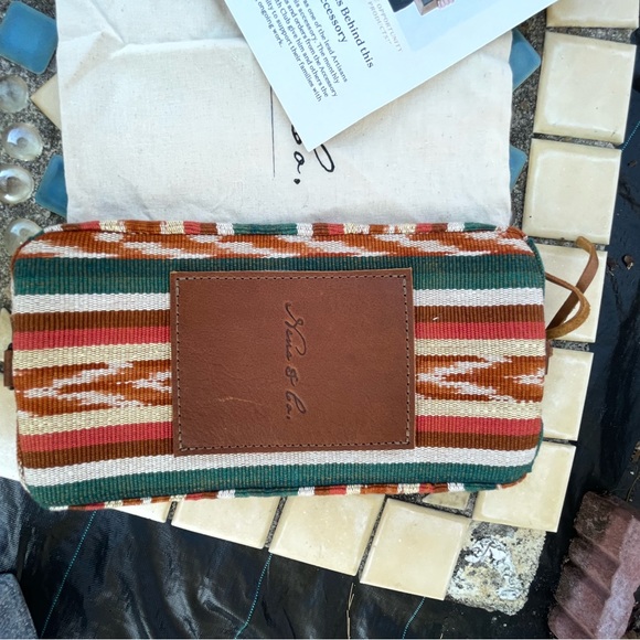 Nena and Company multi use pouch - Picture 2 of 10